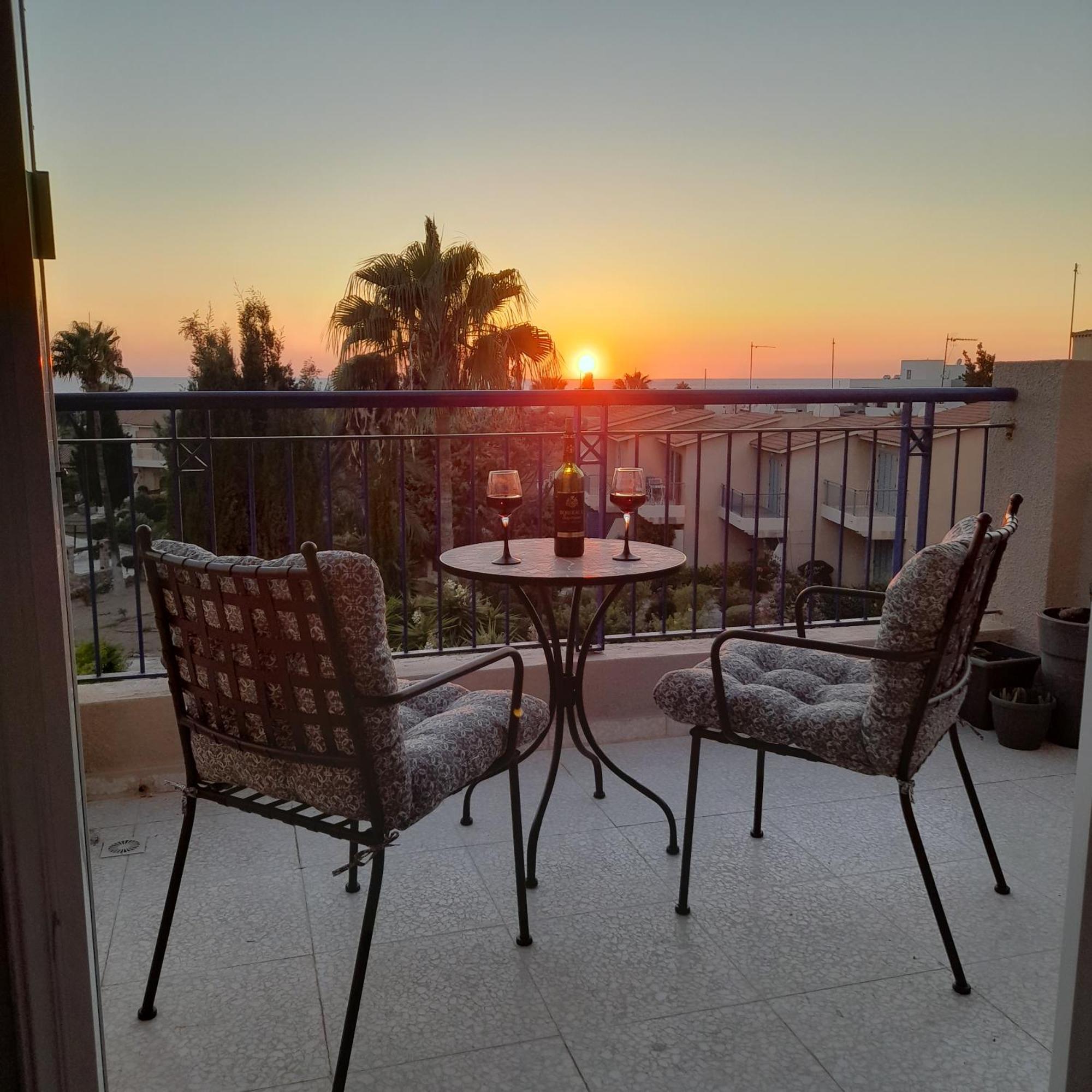 Modern Sea View Apartment Regina Gardens Pafos Dış mekan fotoğraf